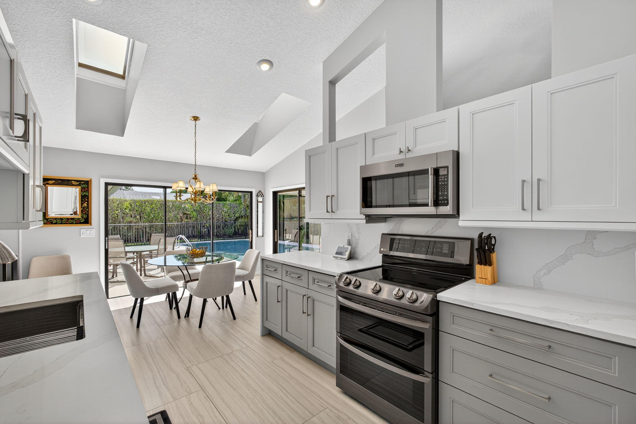 13 St Giles Road Palm Beach Gardens, FL 33418 - Photo 15 of 55 Kitchen