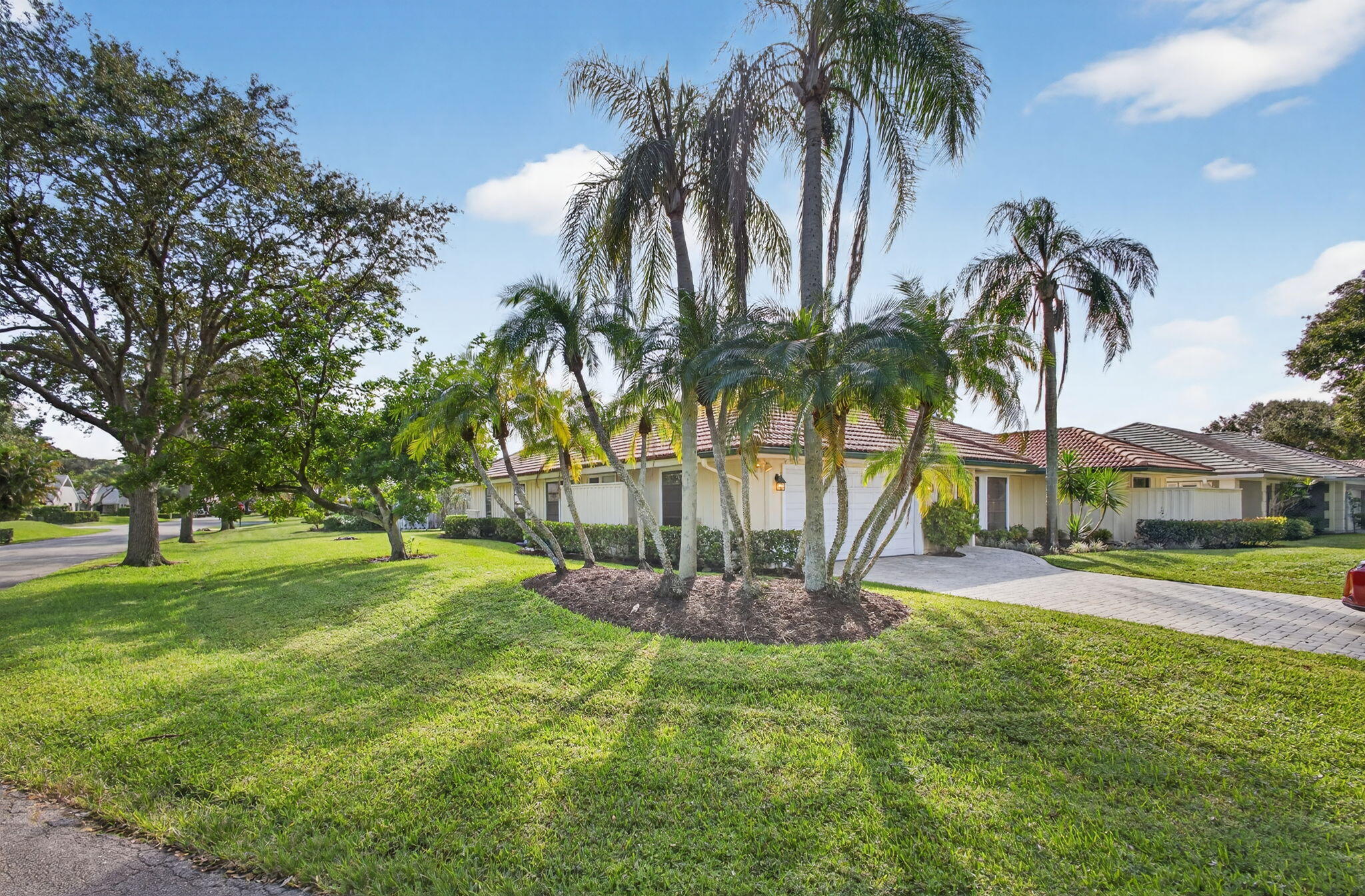 13 St Giles Road Palm Beach Gardens, FL 33418 - Photo 2 of 55 Corner Lot