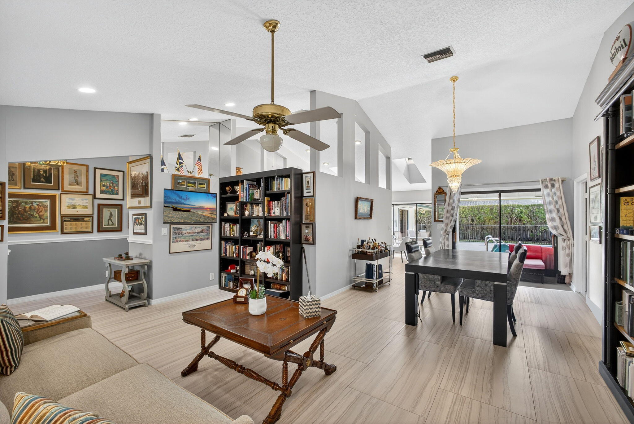 13 St Giles Road Palm Beach Gardens, FL 33418 - Photo 4 of 55 Living Room