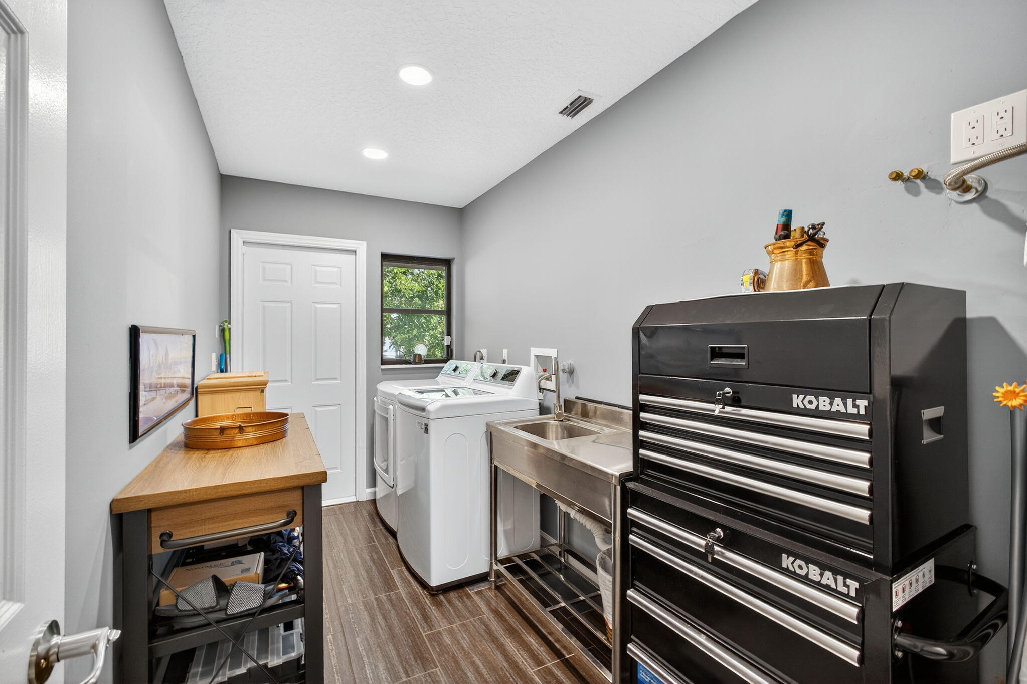 13 St Giles Road Palm Beach Gardens, FL 33418 - Photo 46 of 55 Laundry Room
