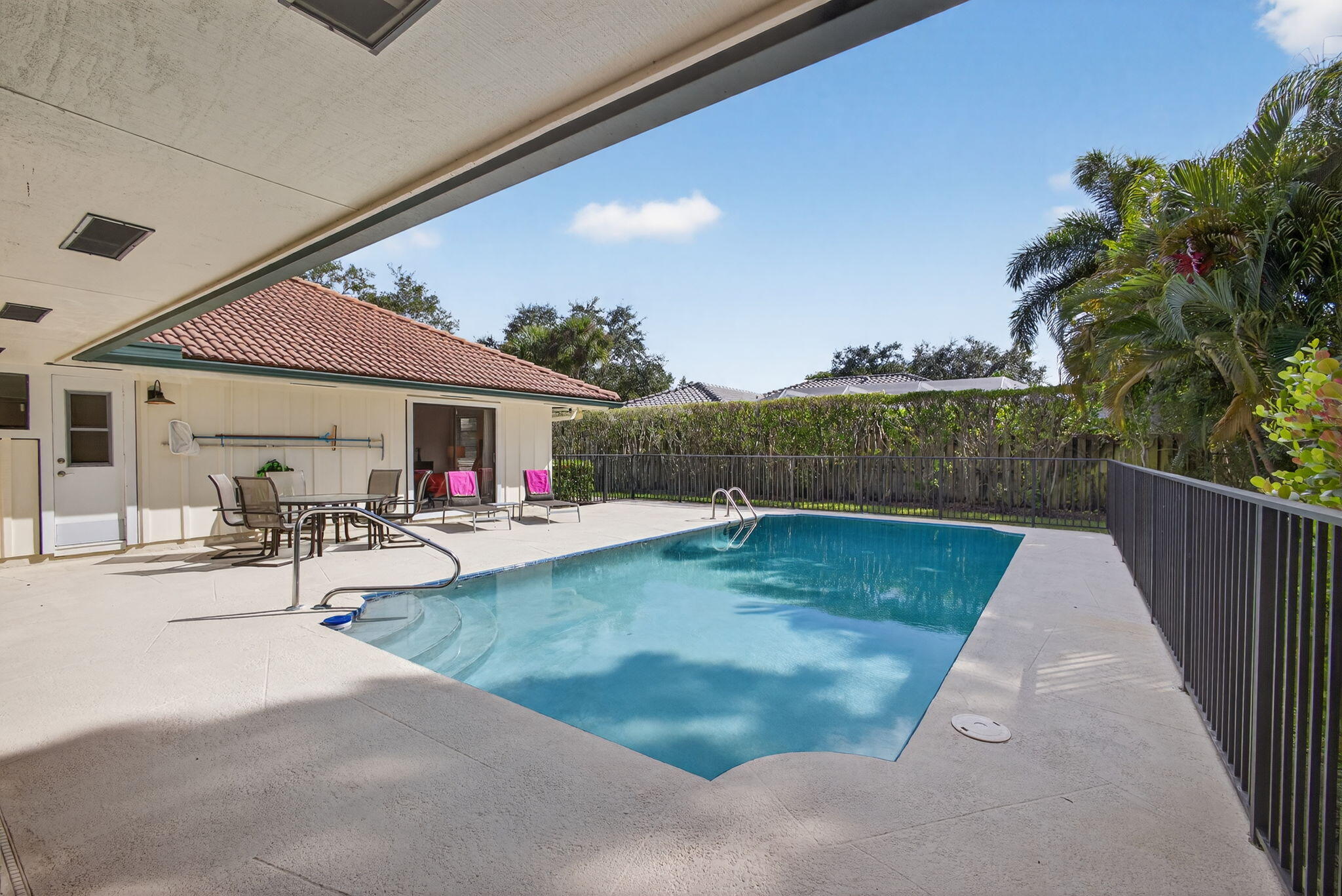 13 St Giles Road Palm Beach Gardens, FL 33418 - Photo 48 of 55 Pool/Patio