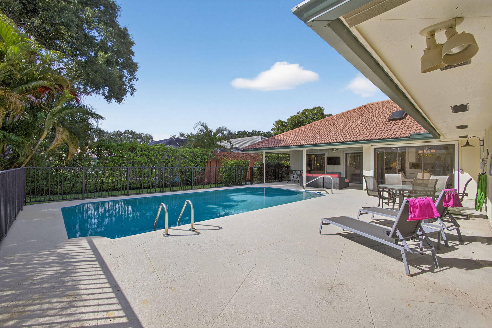 13 St Giles Road Palm Beach Gardens, FL 33418 - Photo 49 of 55 Patio/Pool Area
