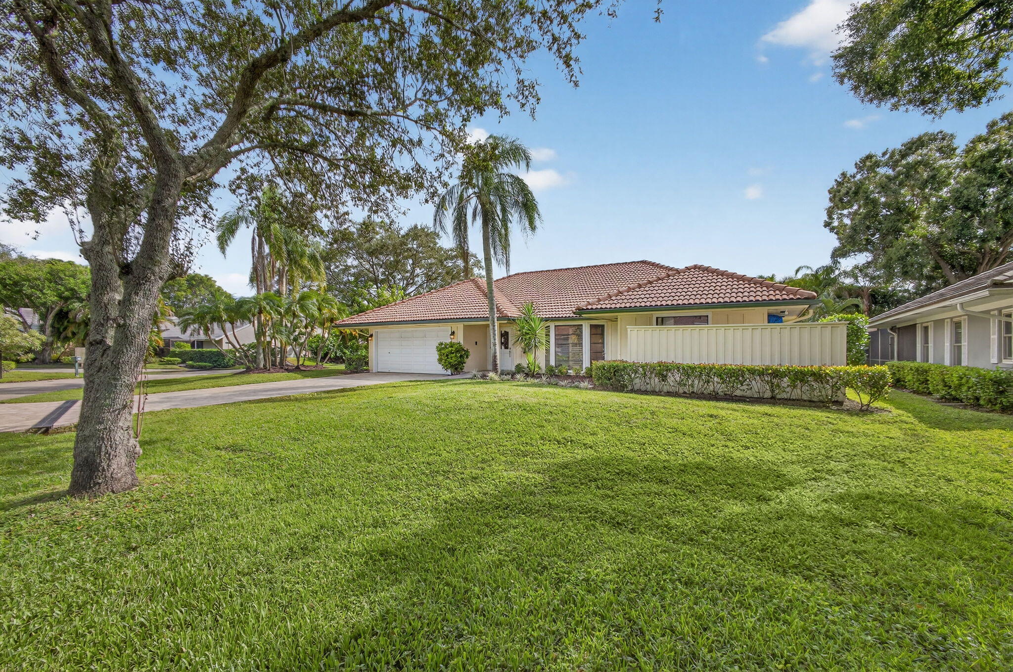 13 St Giles Road Palm Beach Gardens, FL 33418 - Photo 53 of 55 Front