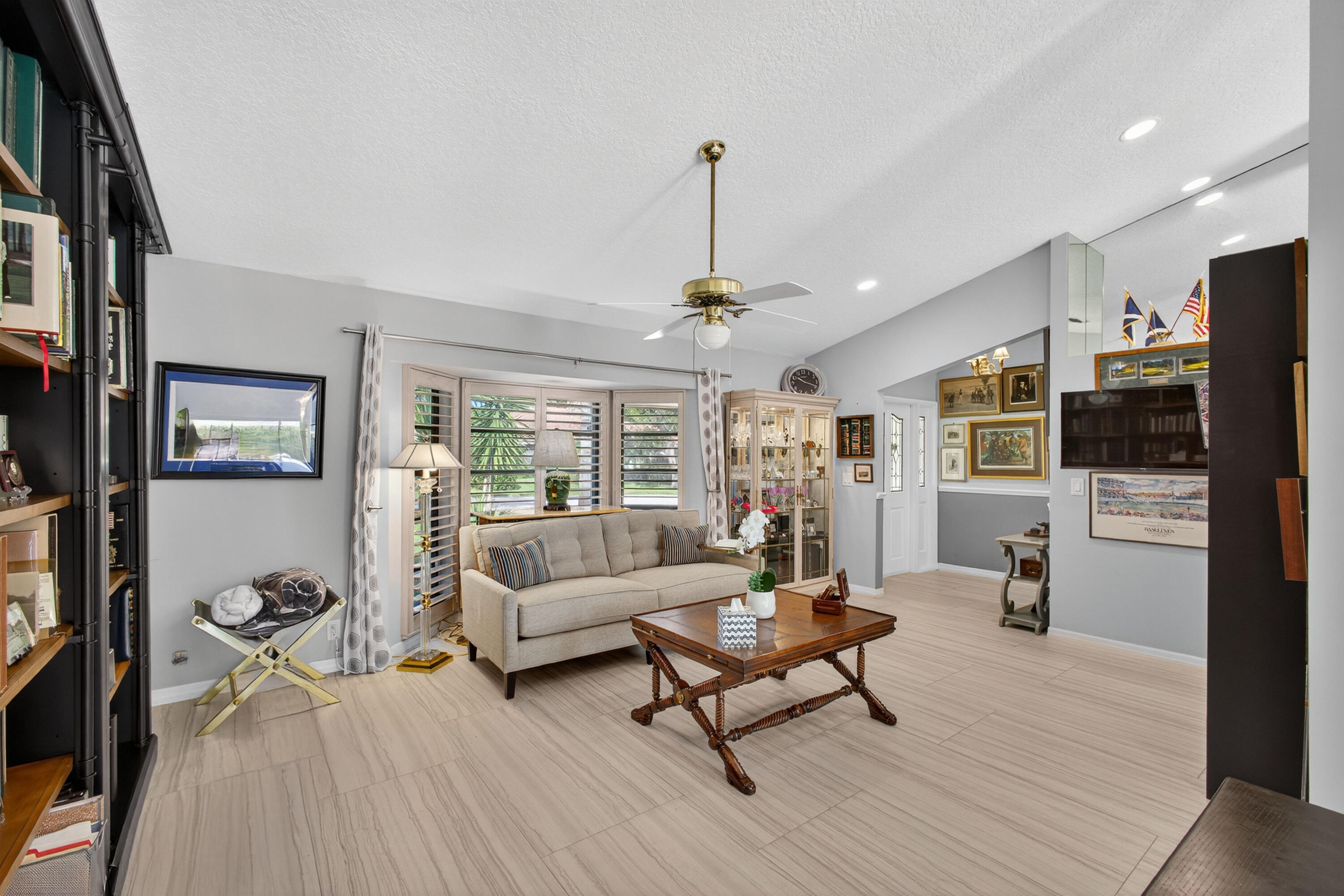 13 St Giles Road Palm Beach Gardens, FL 33418 - Photo 6 of 55 Living Room