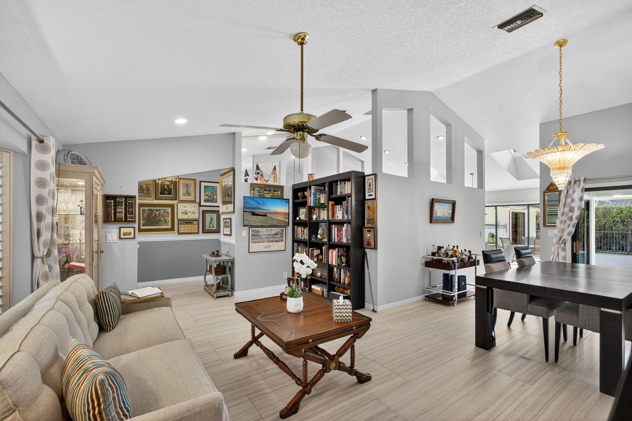 13 St Giles Road Palm Beach Gardens, FL 33418 - Photo 8 of 55 Living/Dining