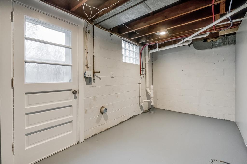 281 Ewings Mill Road Coraopolis, PA 15108 - Photo 20 of 25 Laundry Room