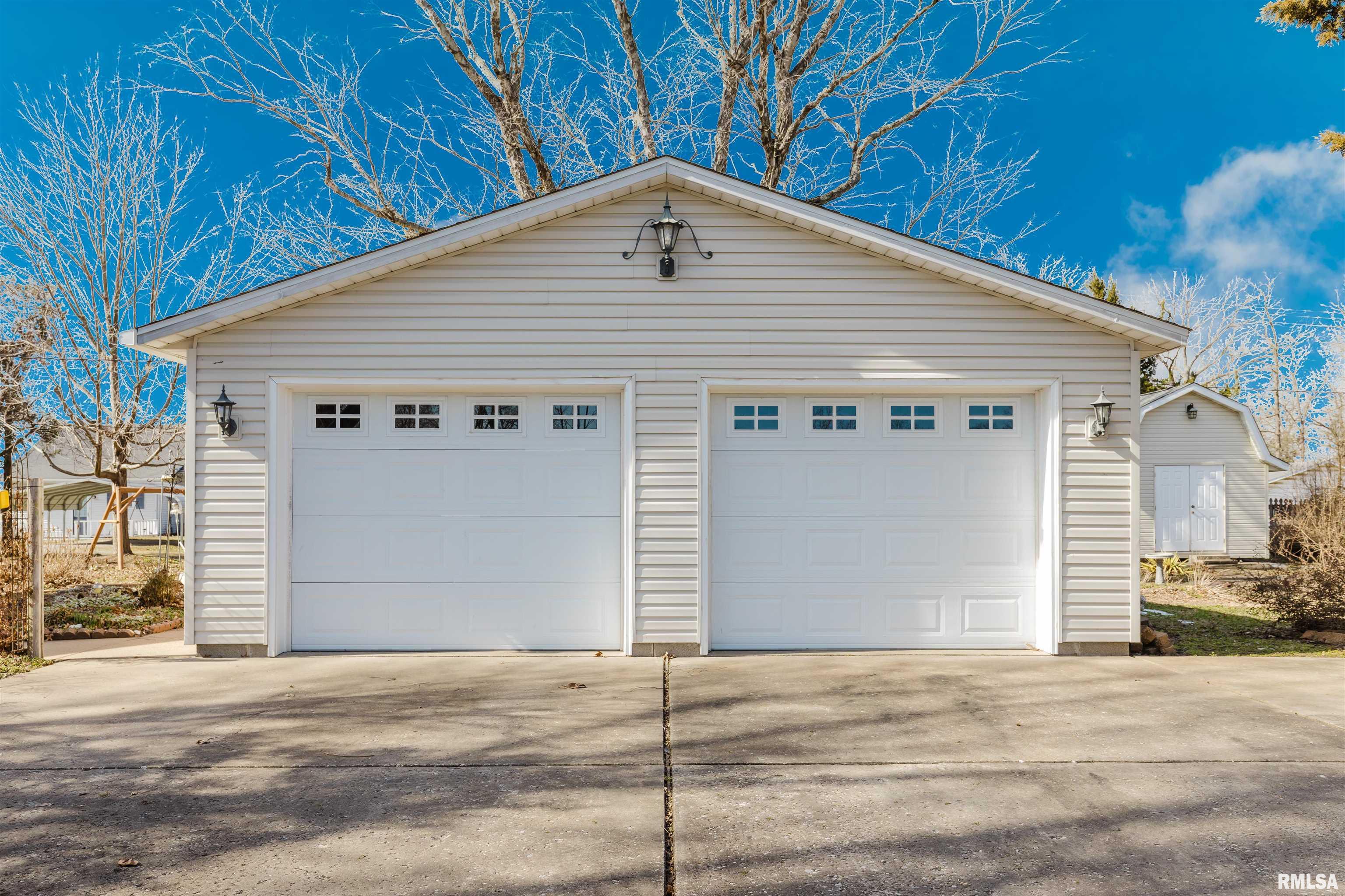 217 Jackson Street Hurst, IL 62949 - Photo 36 of 42