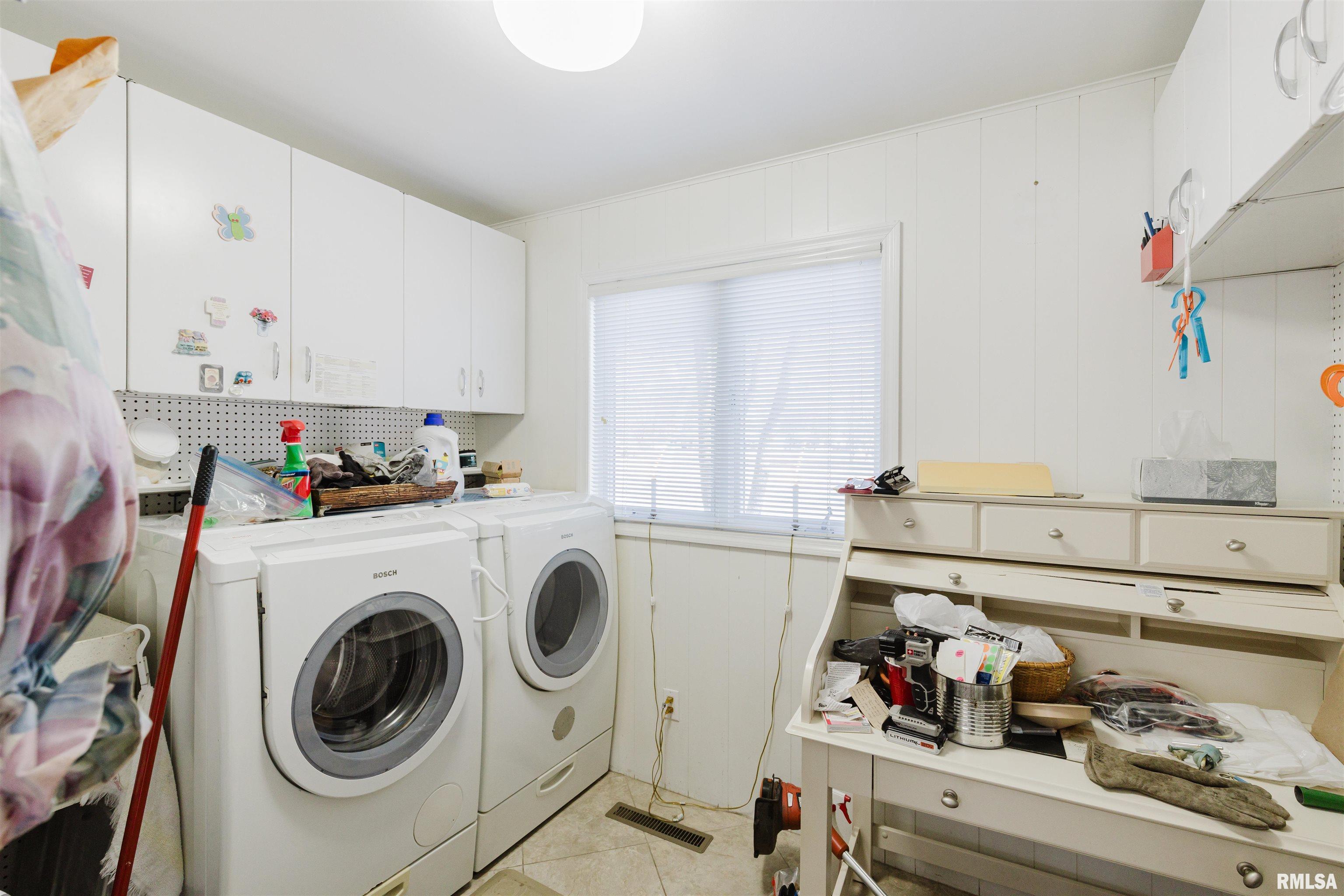 217 Jackson Street Hurst, IL 62949 - Photo 9 of 42