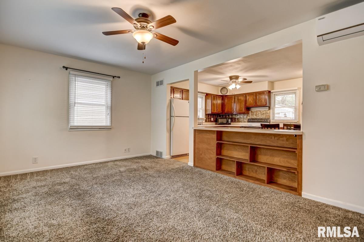 1806 Lee Street Springfield, IL 62703 - Photo 3 of 31