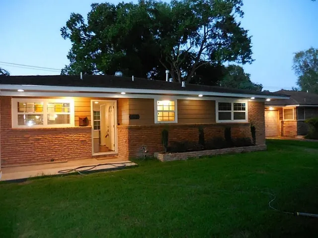 $1,750 | 5926 Hornwood Drive, Houston, TX 77081