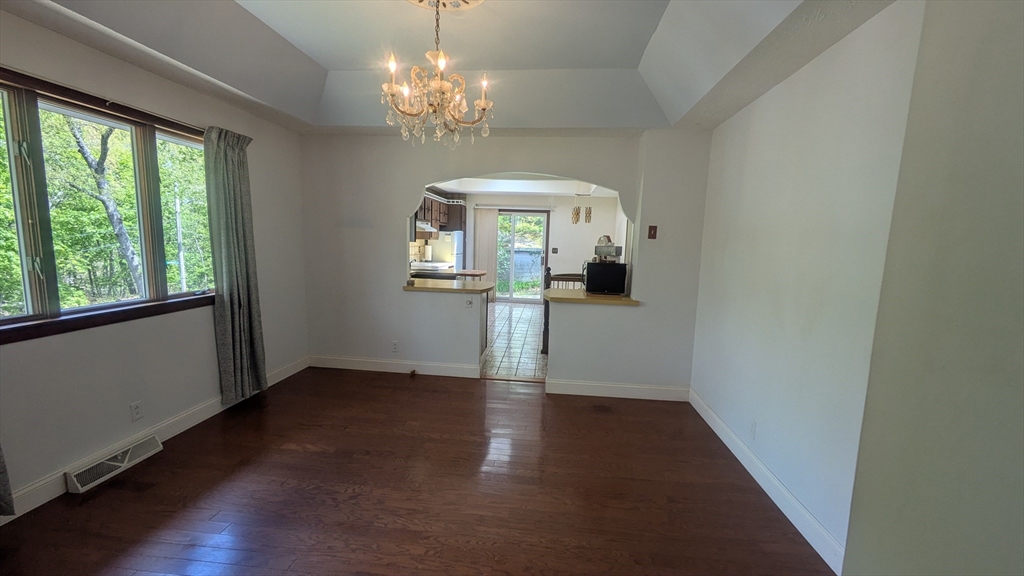 22 Vernon Street Boston, MA 02136 - Photo 5 of 24