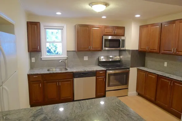$2,850 | 193-195 Weston Street, Unit 195, Waltham, MA 02453