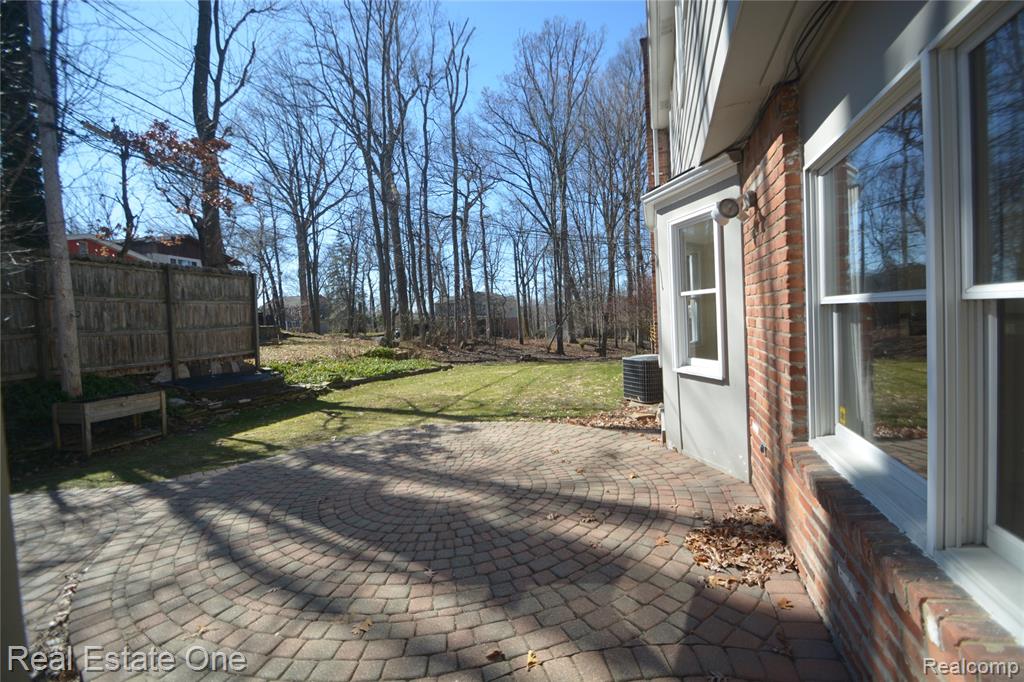 1811 Campus Court Rochester Hills, MI 48309 - Photo 27 of 33