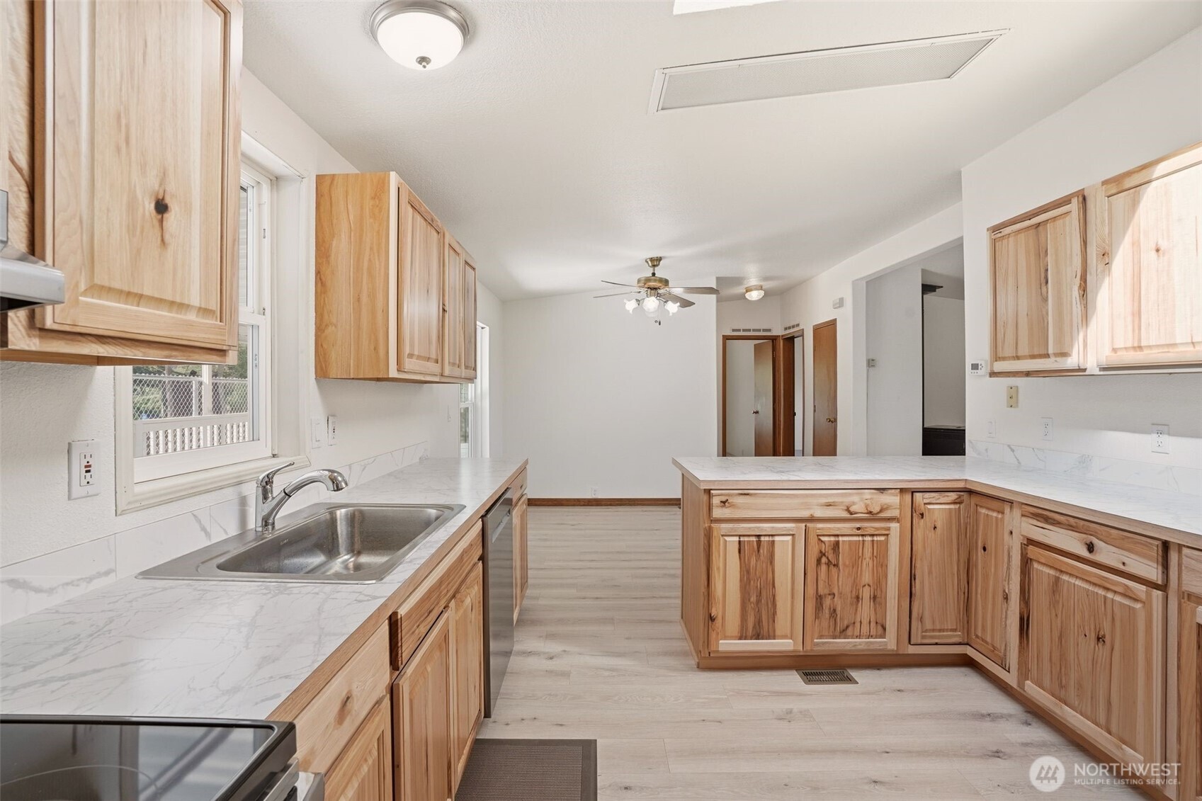 8325 East Lindgren Road Spokane, WA 99217 - Photo 9 of 32