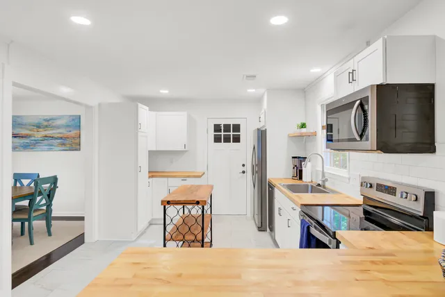 $520,000 | 1866 Ashley Hall Road, Charleston, SC 29407