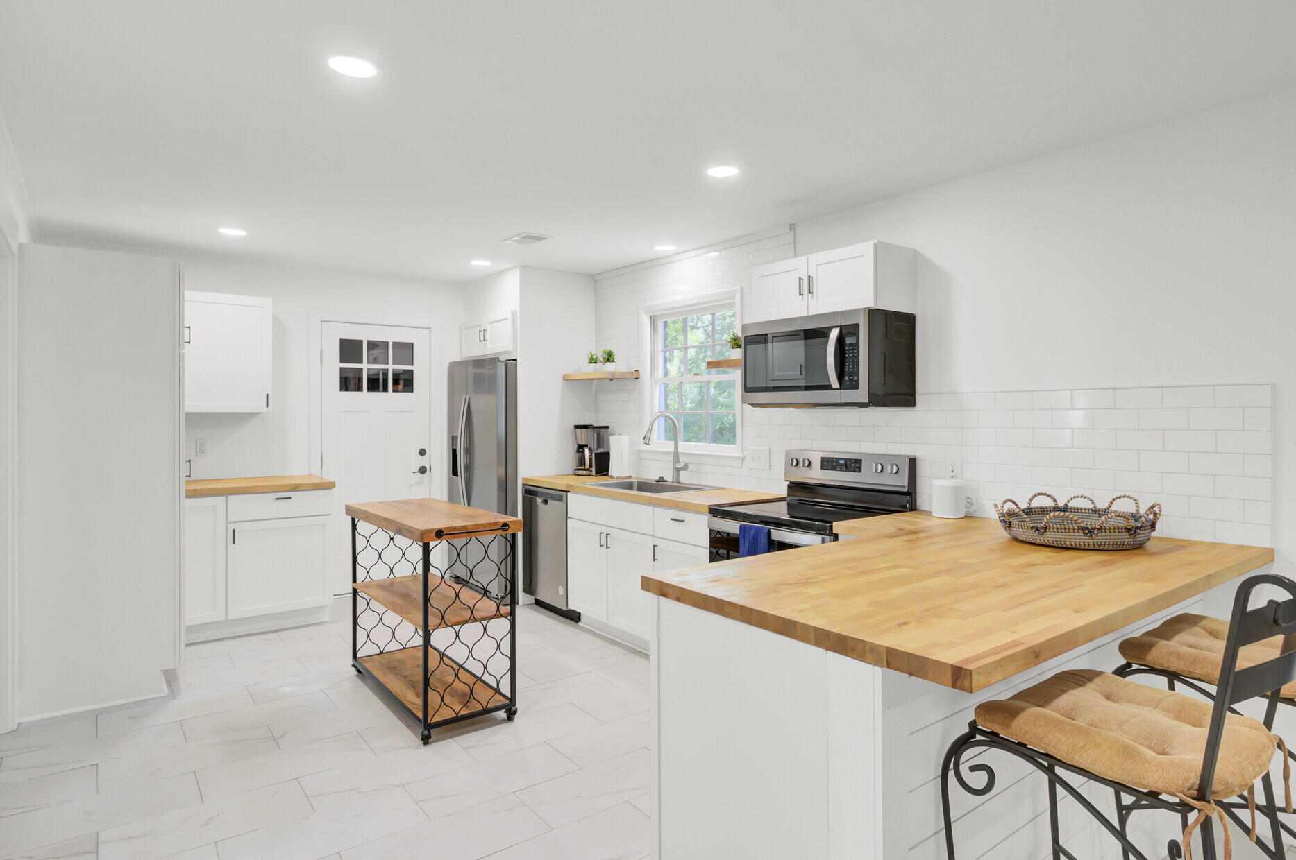 1866 Ashley Hall Road Charleston, SC 29407 - Photo 14 of 52 20_22_mls