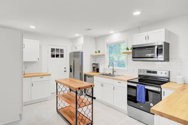 $520,000 | 1866 Ashley Hall Road, Charleston, SC 29407