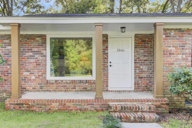 $520,000 | 1866 Ashley Hall Road, Charleston, SC 29407
