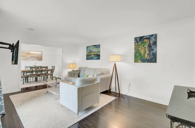 $520,000 | 1866 Ashley Hall Road, Charleston, SC 29407