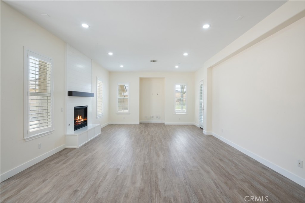 3086 Crystal Ridge Lane Colton, CA 92324 - Photo 18 of 71 Main House - Family Room