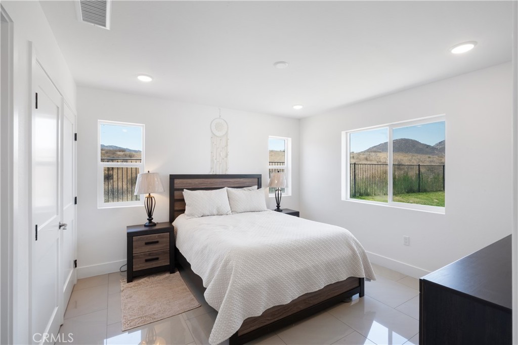 3086 Crystal Ridge Lane Colton, CA 92324 - Photo 52 of 71 Casita - Bedroom #1