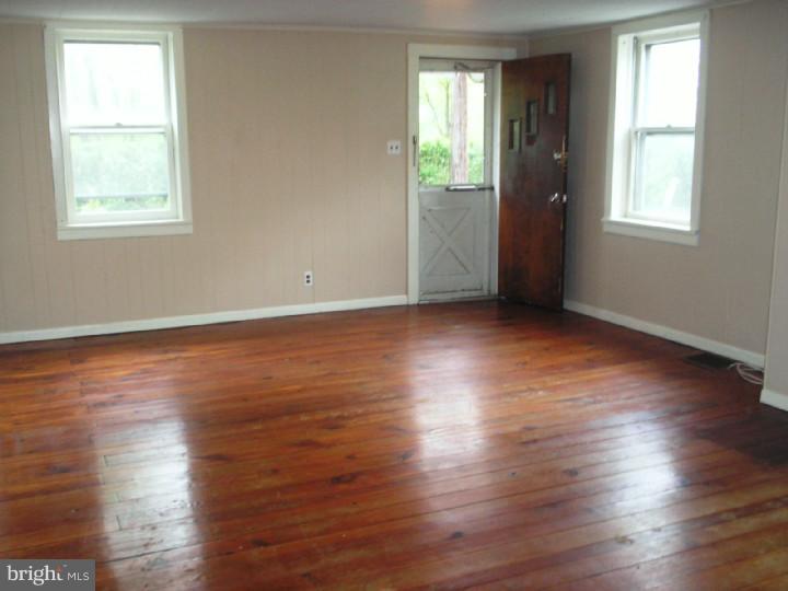 9-11 Lower Ferry Road Ewing, NJ 08628 - Photo 9 of 20 Gallery Image 9