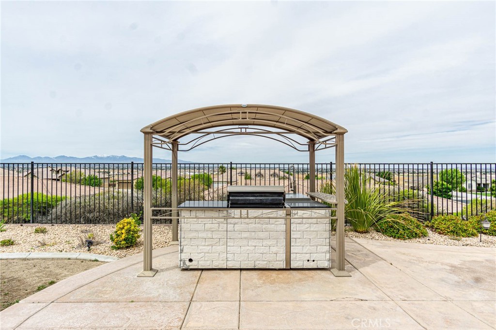 12348 Winesap Road Apple Valley, CA 92308 - Photo 6 of 51