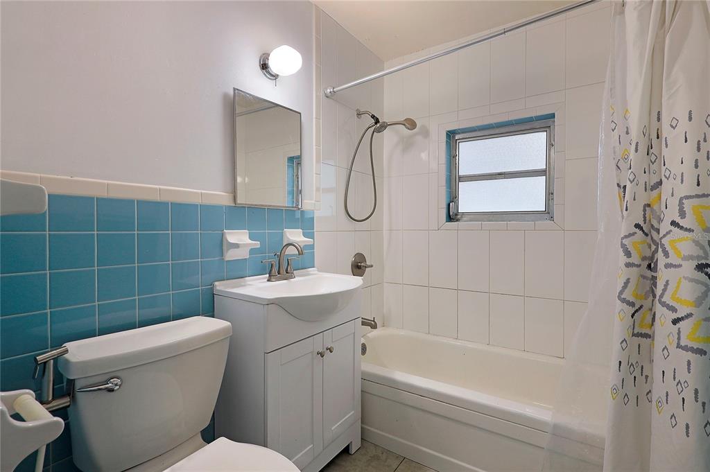 2011 East 148th Avenue Lutz, FL 33559 - Photo 22 of 37 a bathroom with a toilet sink and shower