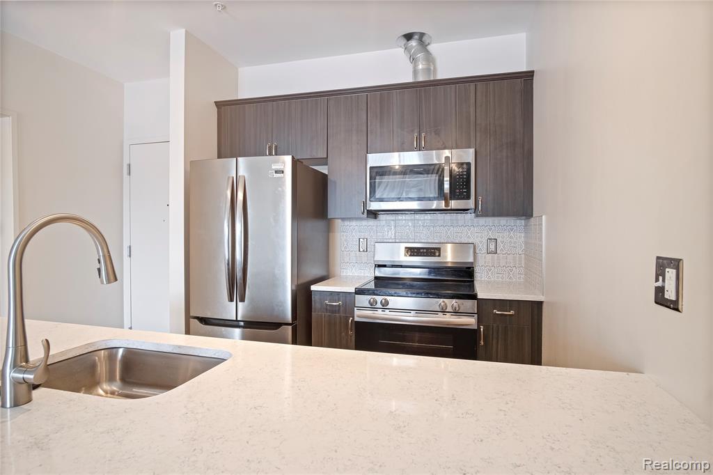 503 Horton Street, Unit 202 Detroit, MI 48202 - Photo 8 of 17