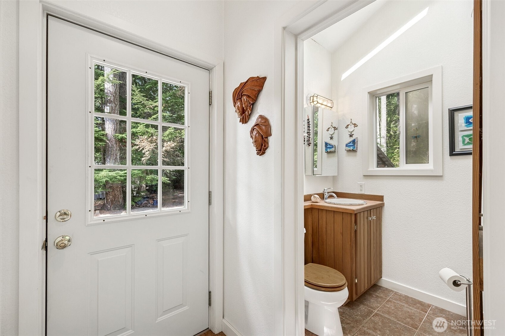 701 Mineral Hill Road Mineral, WA 98355 - Photo 18 of 40 a bathroom with a toilet and a shower