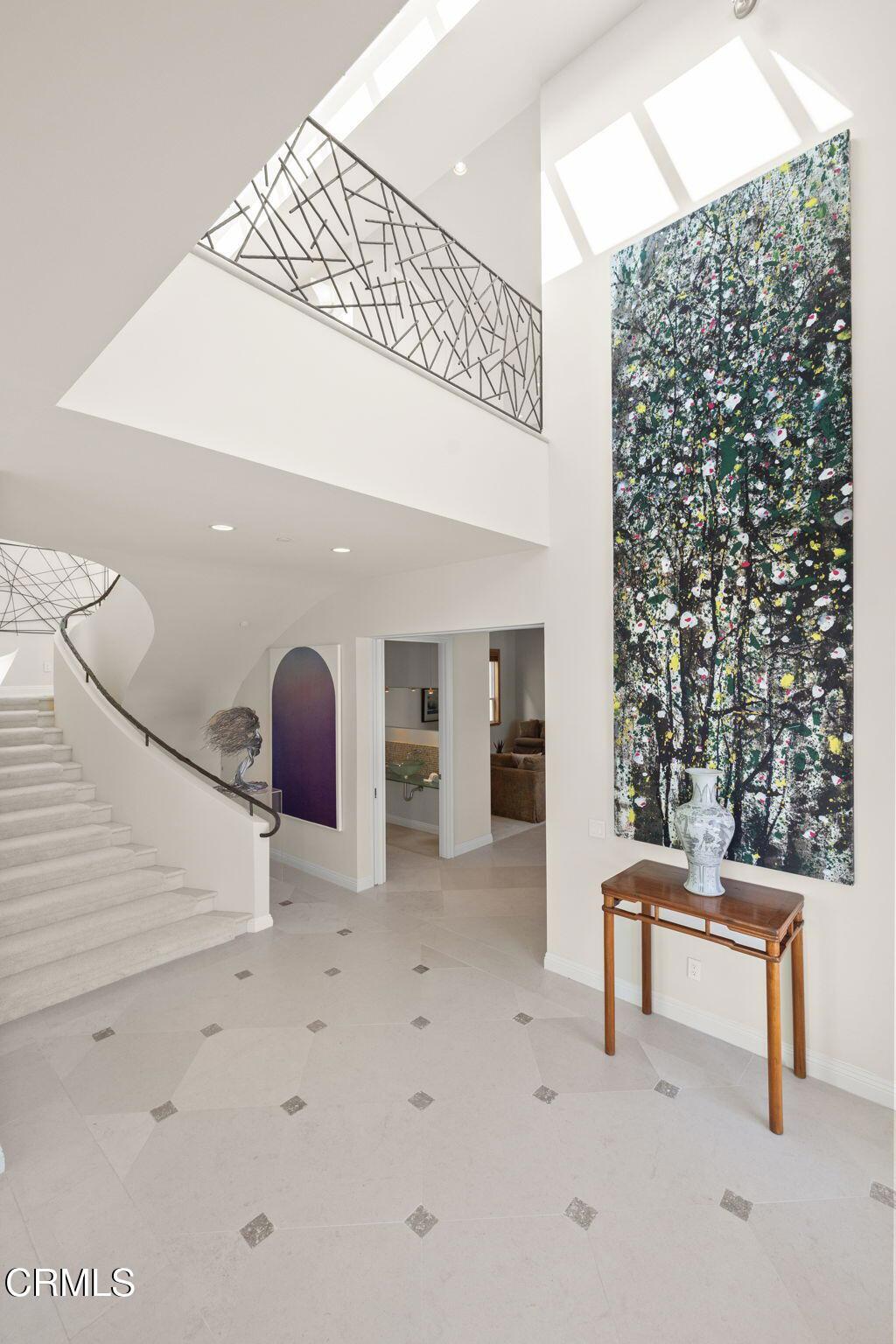 1135 Capri Way Oxnard, CA 93035 - Photo 24 of 62 a living room with furniture