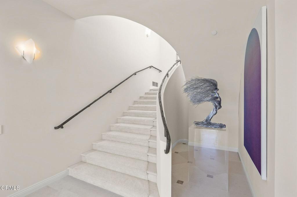 1135 Capri Way Oxnard, CA 93035 - Photo 25 of 62 a view of entryway with hallway