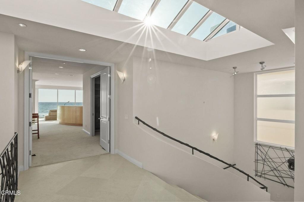 1135 Capri Way Oxnard, CA 93035 - Photo 28 of 62