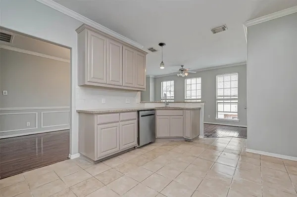 $2,400 | 7816 Stoneyway Drive, Houston, TX 77040