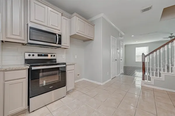 $2,400 | 7816 Stoneyway Drive, Houston, TX 77040