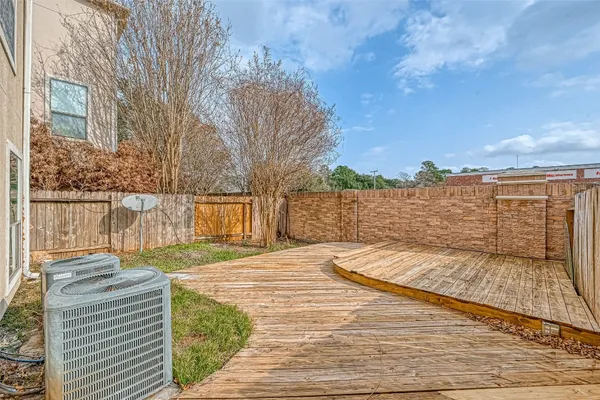 $2,400 | 7816 Stoneyway Drive, Houston, TX 77040