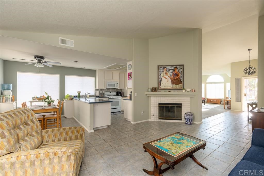 5102 Via Castilla Oceanside, CA 92057 - Photo 6 of 22