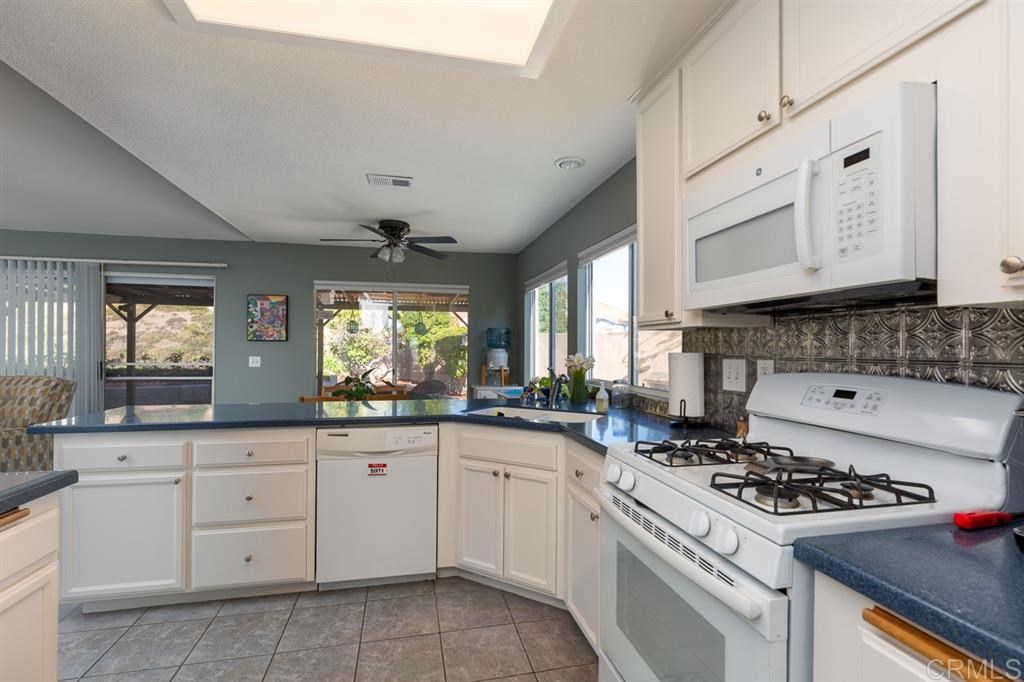 5102 Via Castilla Oceanside, CA 92057 - Photo 8 of 22