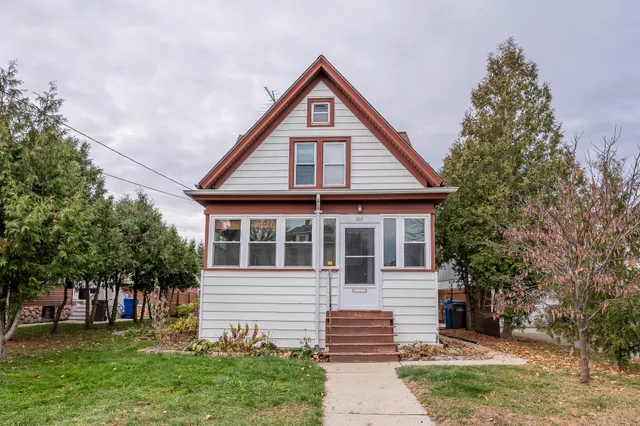 $239,900 | 616 Park Street, Watertown, WI 53098