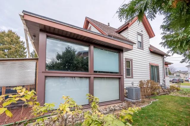 $239,900 | 616 Park Street, Watertown, WI 53098