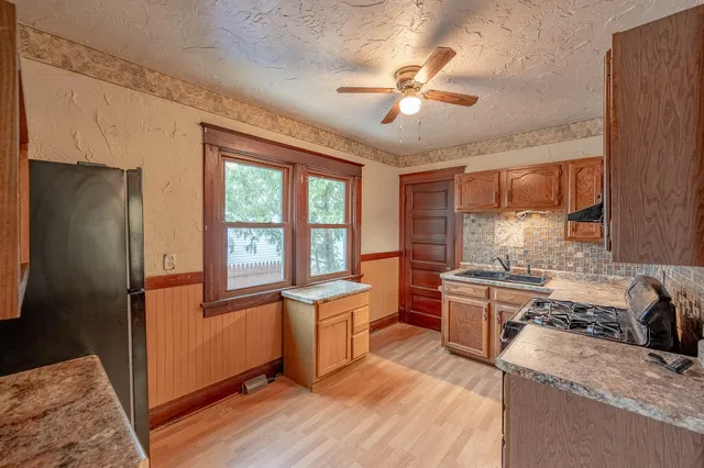 $239,900 | 616 Park Street, Watertown, WI 53098