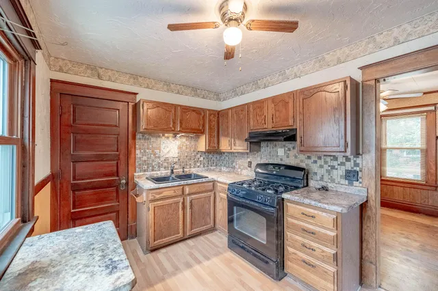 $239,900 | 616 Park Street, Watertown, WI 53098