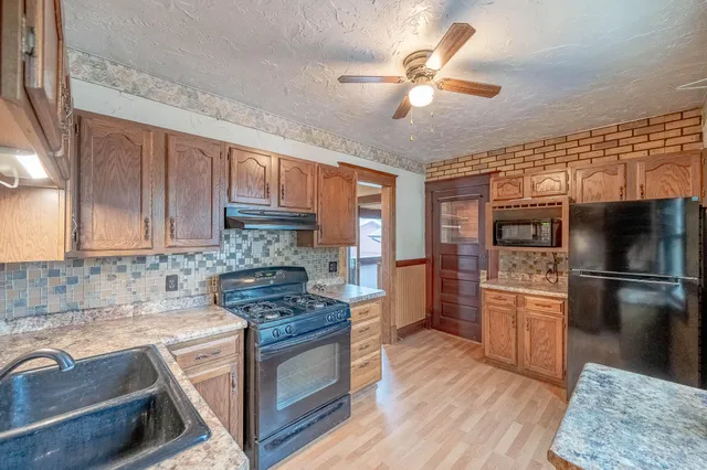 $239,900 | 616 Park Street, Watertown, WI 53098