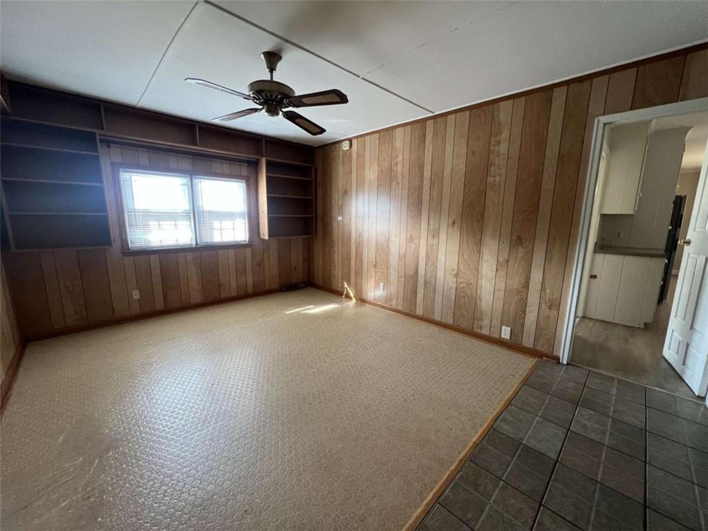 109 Chief Vann Drive Southwest Rome, GA 30165 - Photo 13 of 15 an empty room with windows and entrance