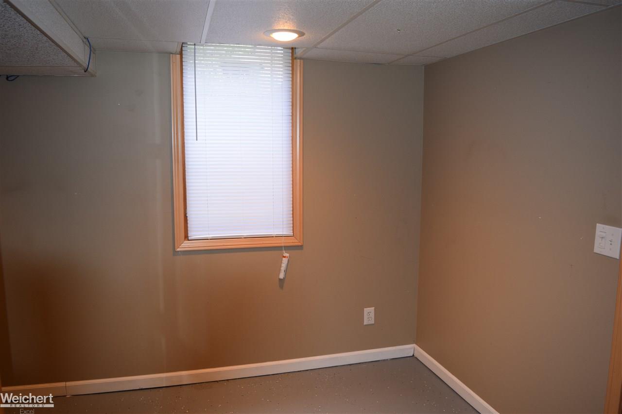 5267 East 13 Mile Road Warren, MI 48092 - Photo 23 of 28 31301660-22.JPG