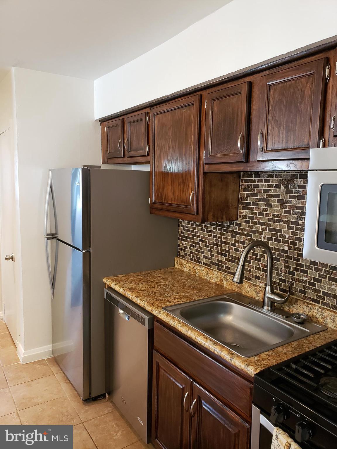 447 Random Road Baltimore, MD 21229 - Photo 14 of 39 Kitchen