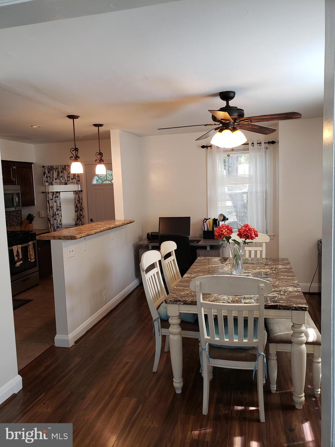 447 Random Road Baltimore, MD 21229 - Photo 7 of 39 Dining room