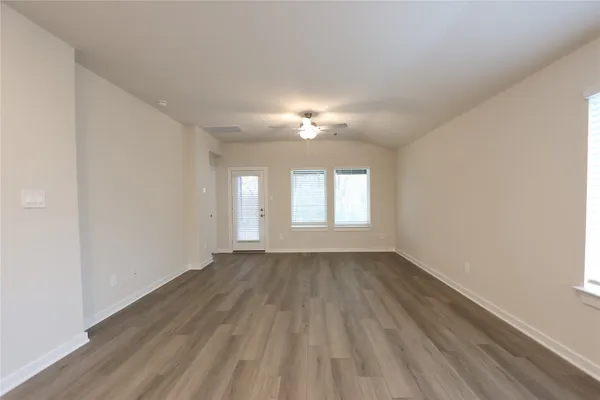 $2,175 | 6686 Lahna Oak Dr., Conroe, TX 77304