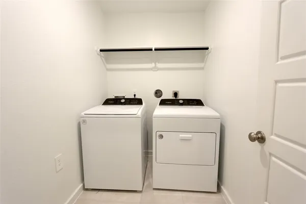 $2,175 | 6686 Lahna Oak Dr., Conroe, TX 77304