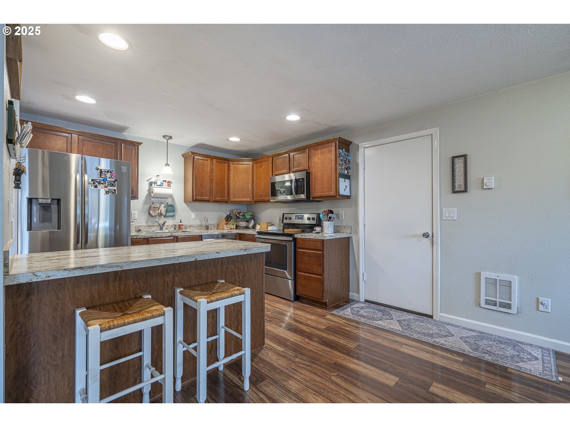 277 East 13th Street Lafayette, OR 97127 - Photo 9 of 32